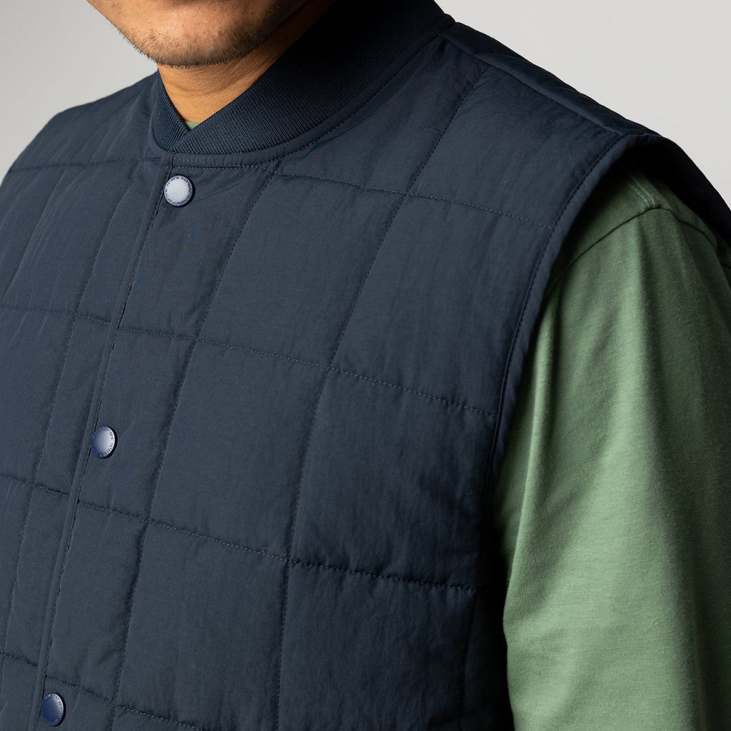Finisterre Lapwing Gilet: Navy
