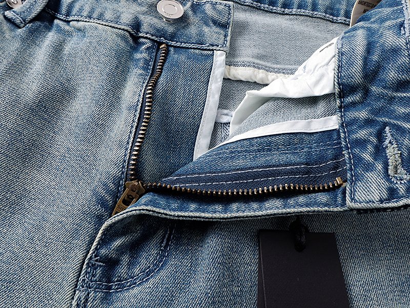 R+A Light Blue Paint-Splatter Distressed Jeans