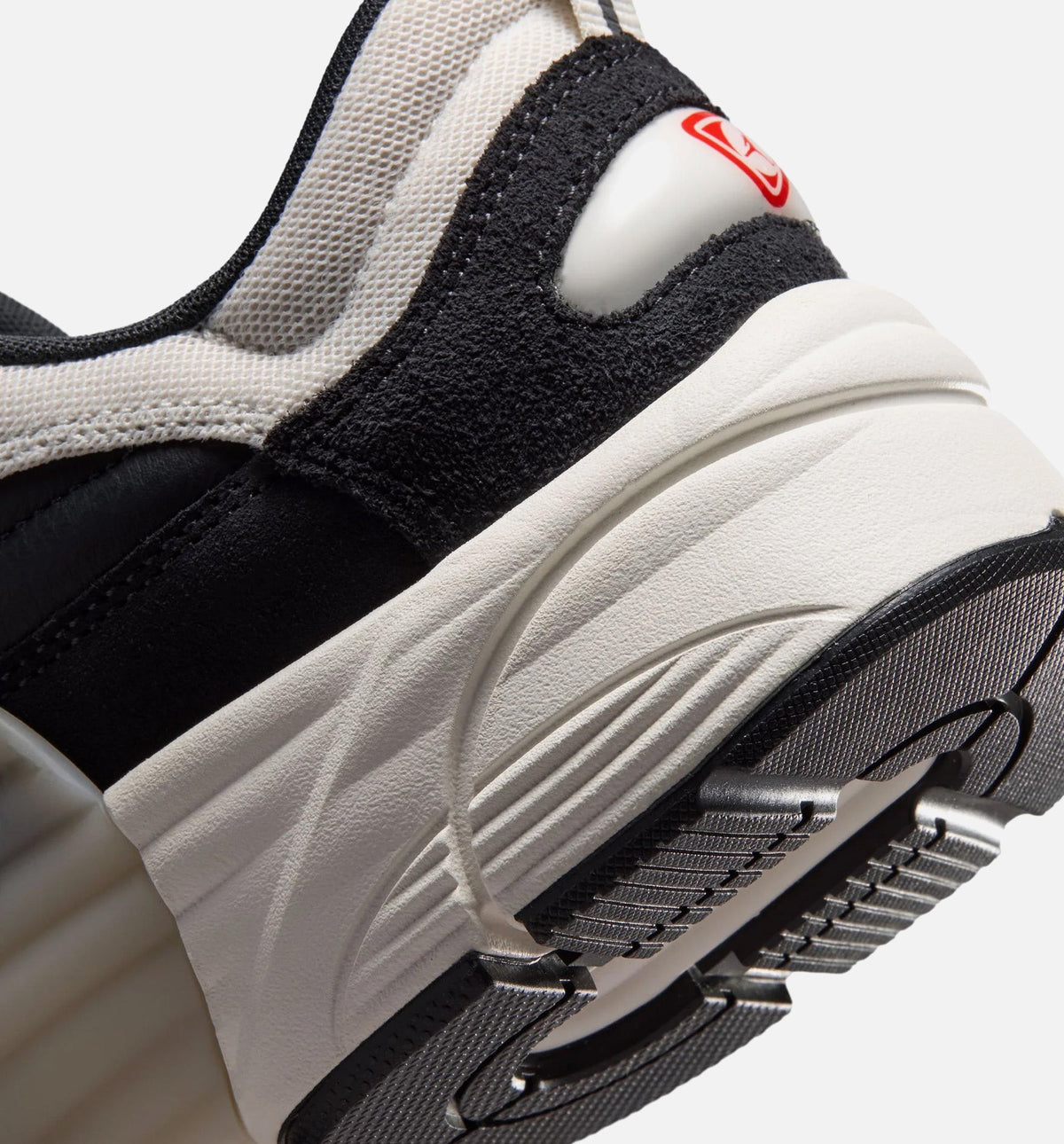 Trunner OS SE Off Noir and University Red | Men's Lifestyle Shoe | Off Noir/University Red/Phantom
