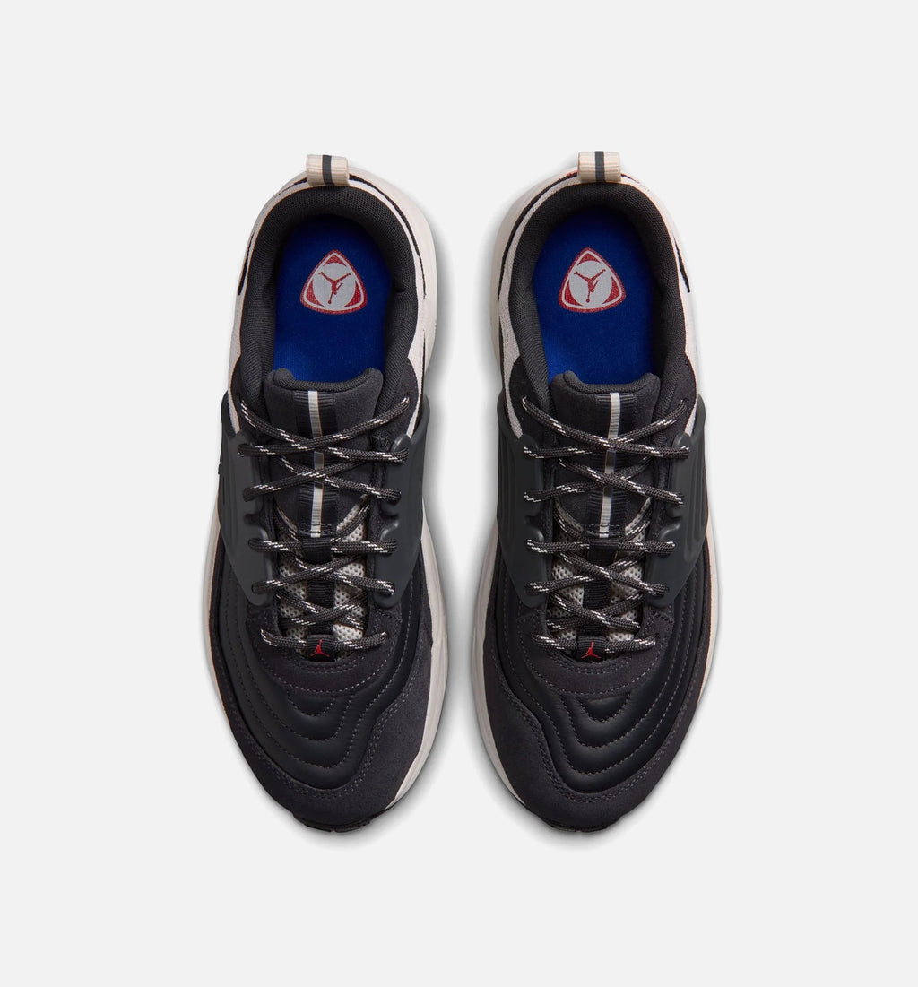 Trunner OS SE Off Noir and University Red | Men's Lifestyle Shoe | Off Noir/University Red/Phantom