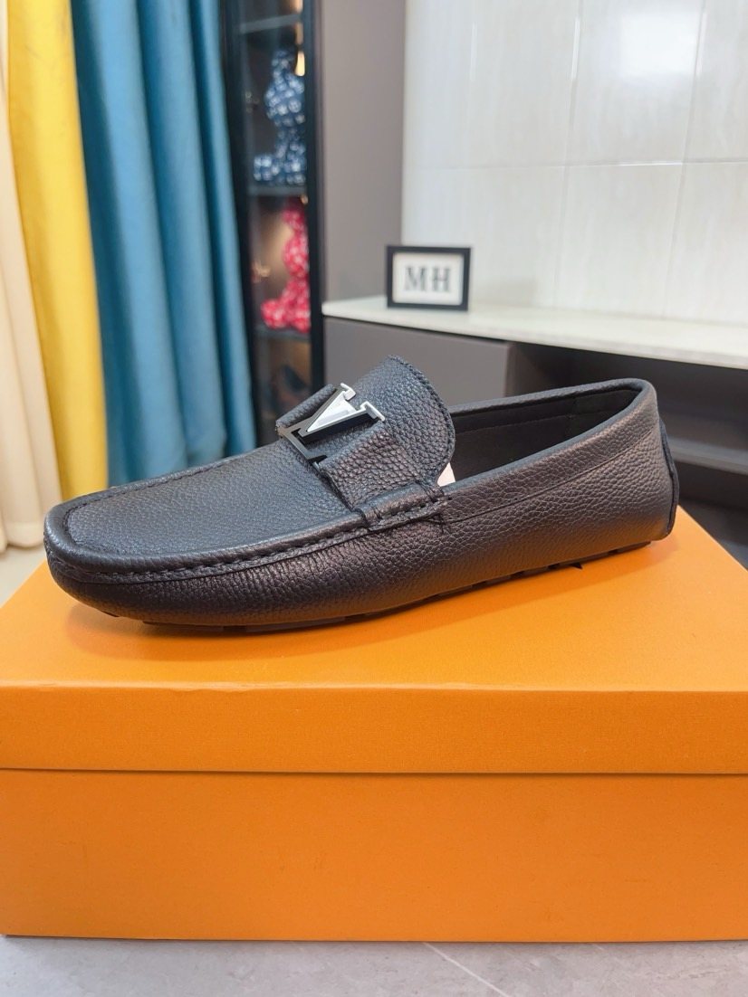 Louis Vuitton Black Textured Loafers - Leather Lining