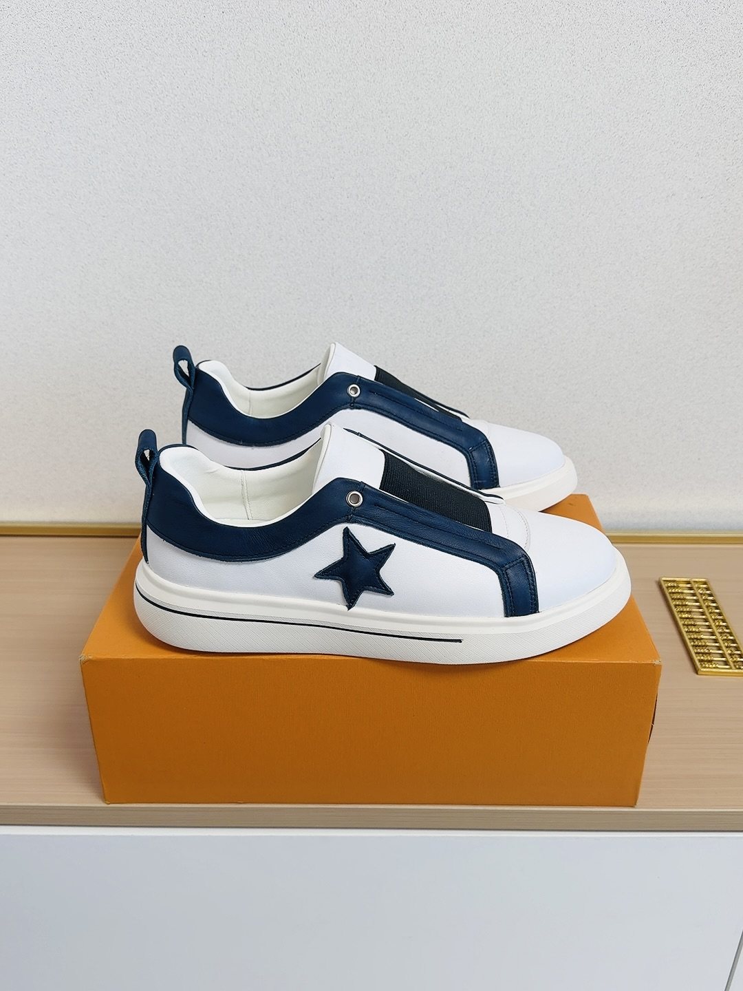 Louis Vuitton Star-Accent Low-Top Sneakers