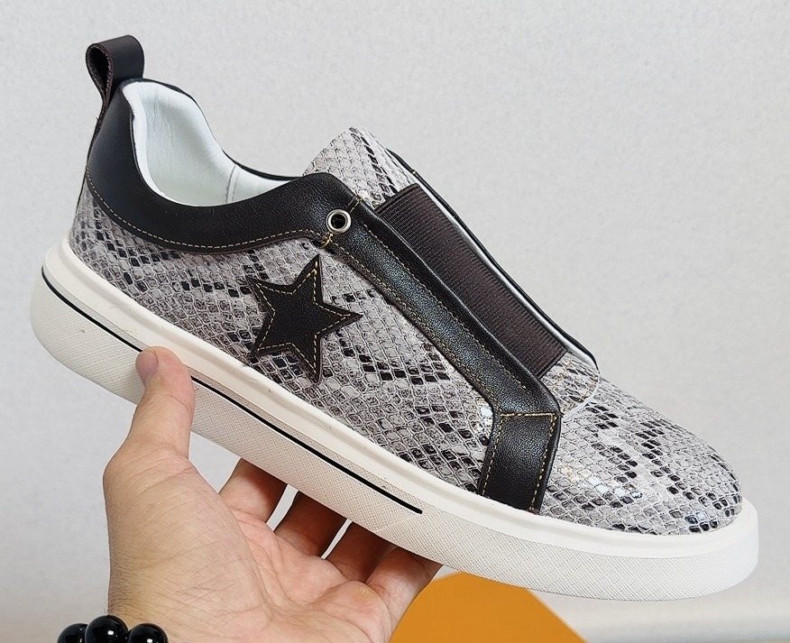 Louis Vuitton Star-Accent Low-Top Sneakers